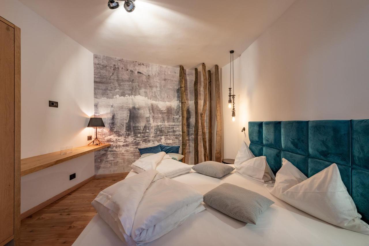 Hotel Goldene Traube Termeno Eksteriør billede