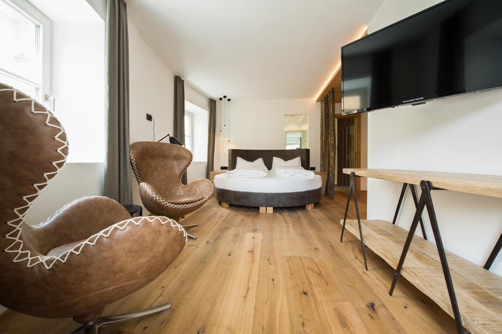 Hotel Goldene Traube Termeno Eksteriør billede