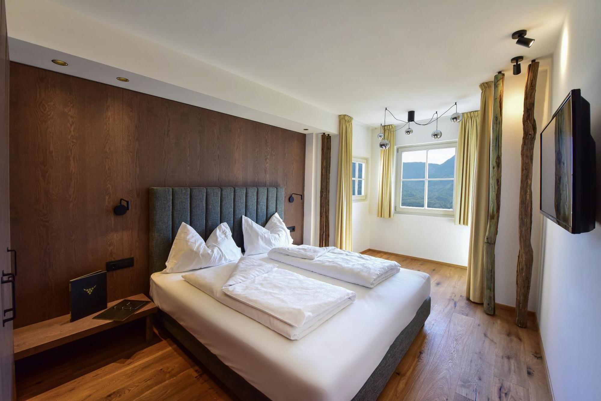 Hotel Goldene Traube Termeno Eksteriør billede