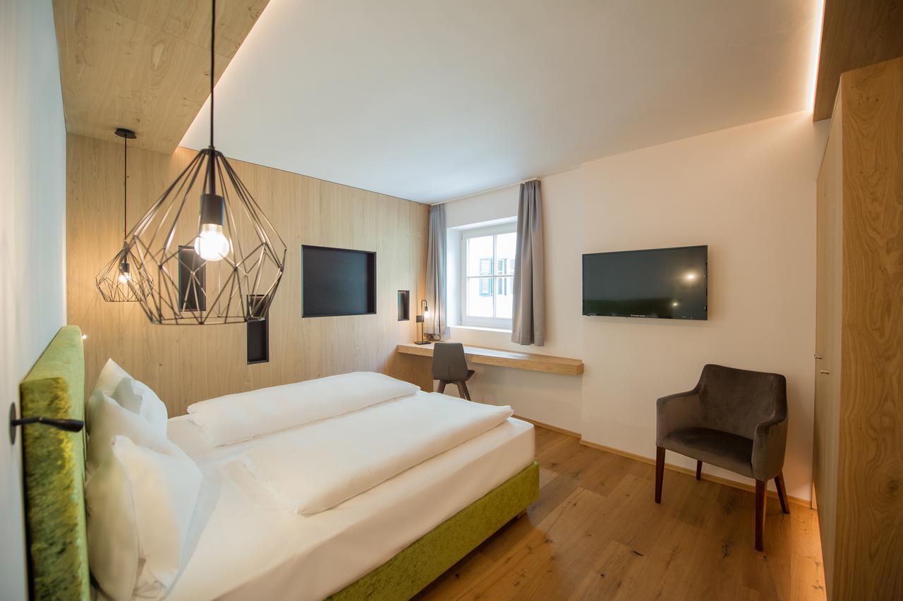 Hotel Goldene Traube Termeno Eksteriør billede